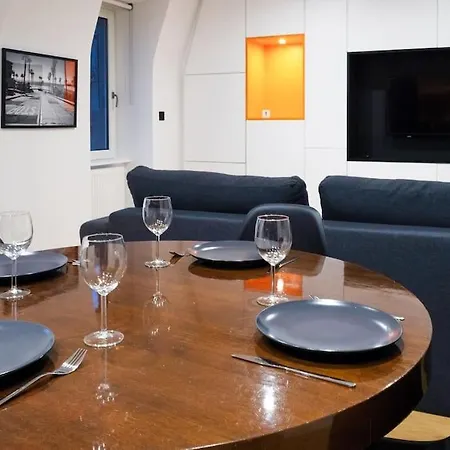 Le Verlaine Apartment
